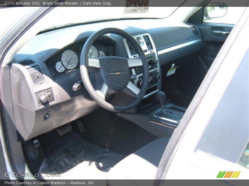Bright Silver Metallic / Dark Slate Gray 2009 Chrysler 300