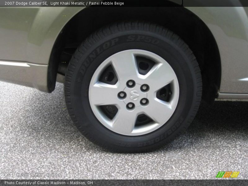 Light Khaki Metallic / Pastel Pebble Beige 2007 Dodge Caliber SE