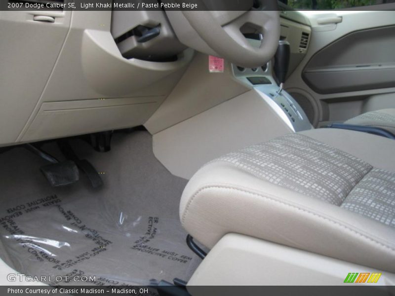 Light Khaki Metallic / Pastel Pebble Beige 2007 Dodge Caliber SE