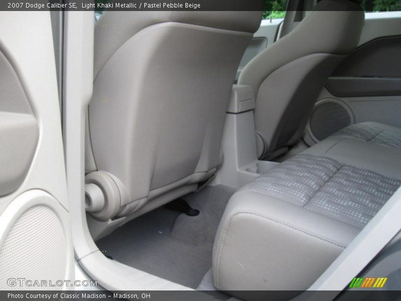 Light Khaki Metallic / Pastel Pebble Beige 2007 Dodge Caliber SE
