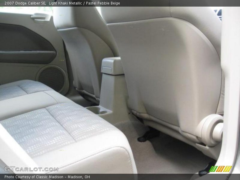 Light Khaki Metallic / Pastel Pebble Beige 2007 Dodge Caliber SE