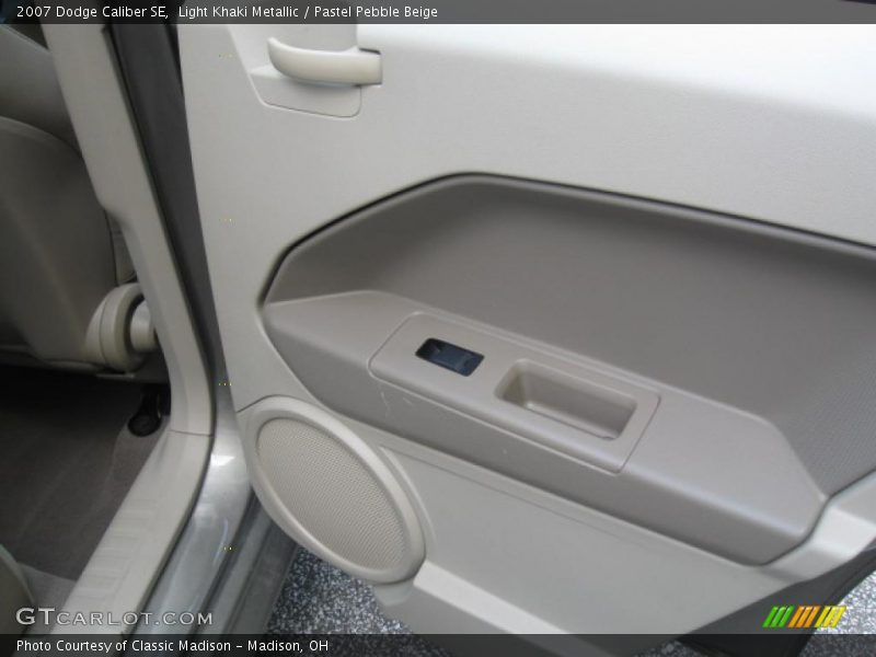 Light Khaki Metallic / Pastel Pebble Beige 2007 Dodge Caliber SE