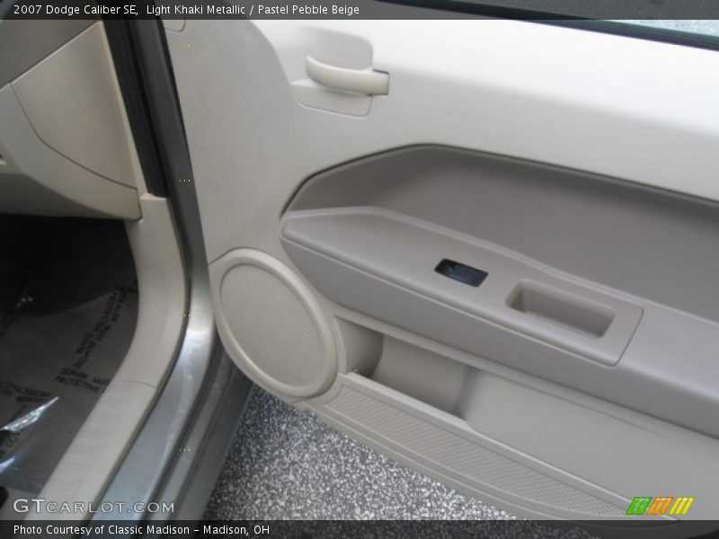 Light Khaki Metallic / Pastel Pebble Beige 2007 Dodge Caliber SE