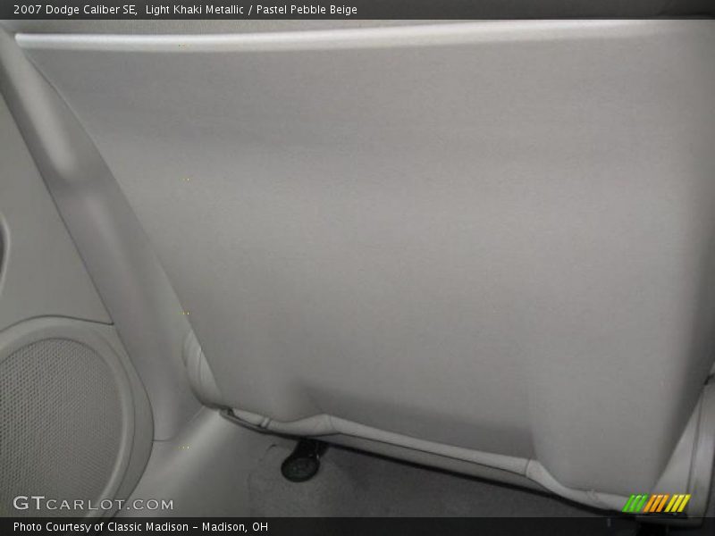 Light Khaki Metallic / Pastel Pebble Beige 2007 Dodge Caliber SE
