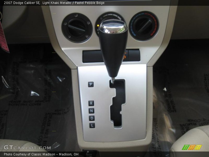 Light Khaki Metallic / Pastel Pebble Beige 2007 Dodge Caliber SE