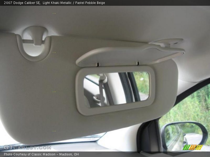 Light Khaki Metallic / Pastel Pebble Beige 2007 Dodge Caliber SE