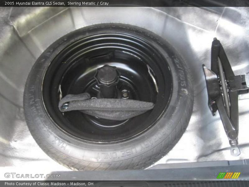 Sterling Metallic / Gray 2005 Hyundai Elantra GLS Sedan