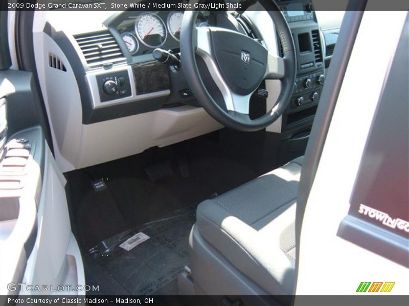 Stone White / Medium Slate Gray/Light Shale 2009 Dodge Grand Caravan SXT