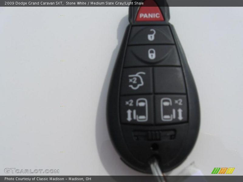 Stone White / Medium Slate Gray/Light Shale 2009 Dodge Grand Caravan SXT