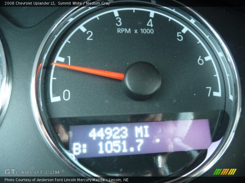 Summit White / Medium Gray 2008 Chevrolet Uplander LS