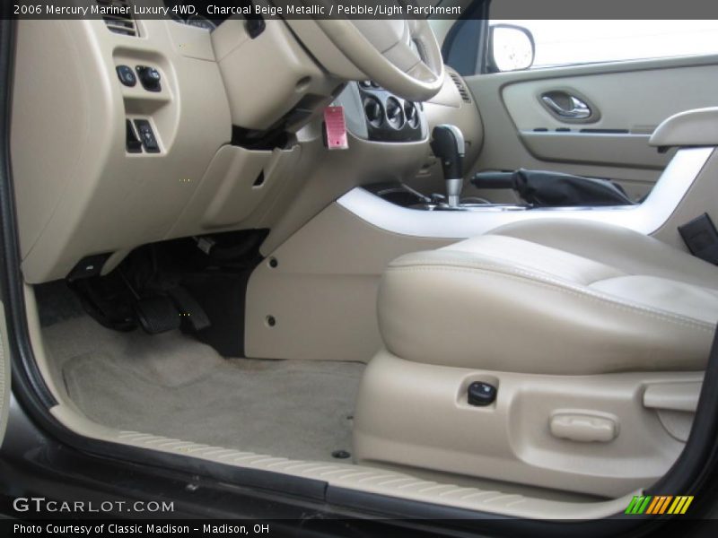 Charcoal Beige Metallic / Pebble/Light Parchment 2006 Mercury Mariner Luxury 4WD
