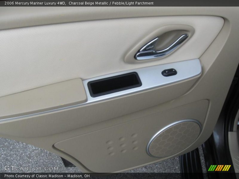 Charcoal Beige Metallic / Pebble/Light Parchment 2006 Mercury Mariner Luxury 4WD