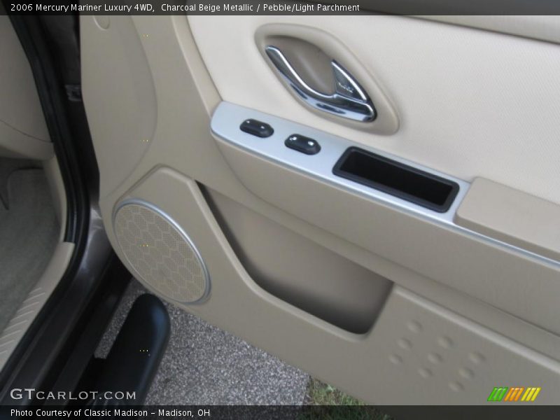 Charcoal Beige Metallic / Pebble/Light Parchment 2006 Mercury Mariner Luxury 4WD