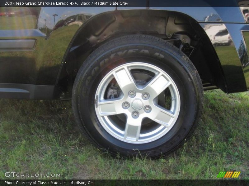 Black / Medium Slate Gray 2007 Jeep Grand Cherokee Laredo 4x4