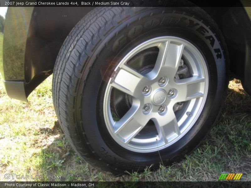 Black / Medium Slate Gray 2007 Jeep Grand Cherokee Laredo 4x4