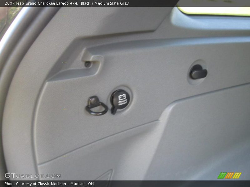 Black / Medium Slate Gray 2007 Jeep Grand Cherokee Laredo 4x4