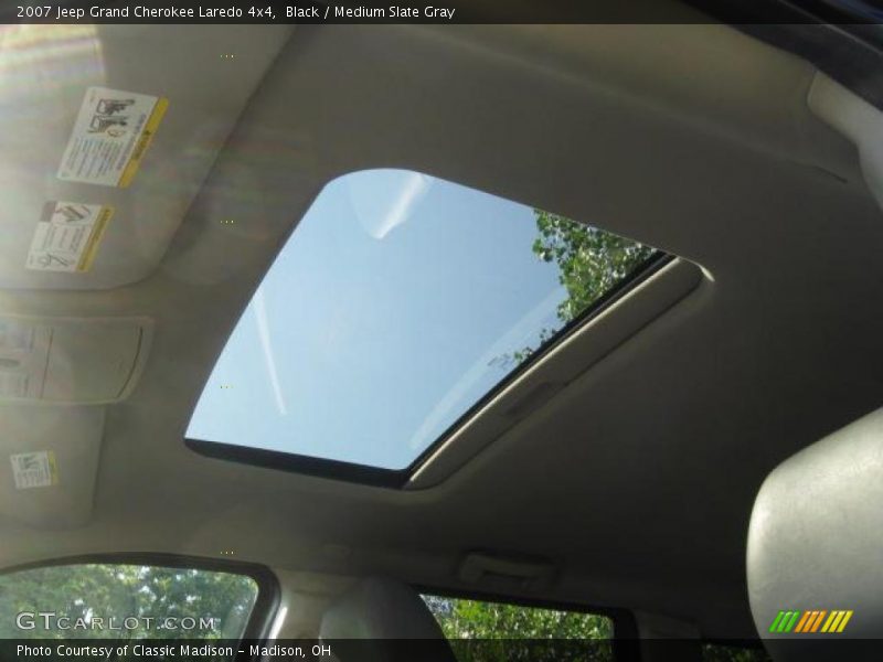 Black / Medium Slate Gray 2007 Jeep Grand Cherokee Laredo 4x4
