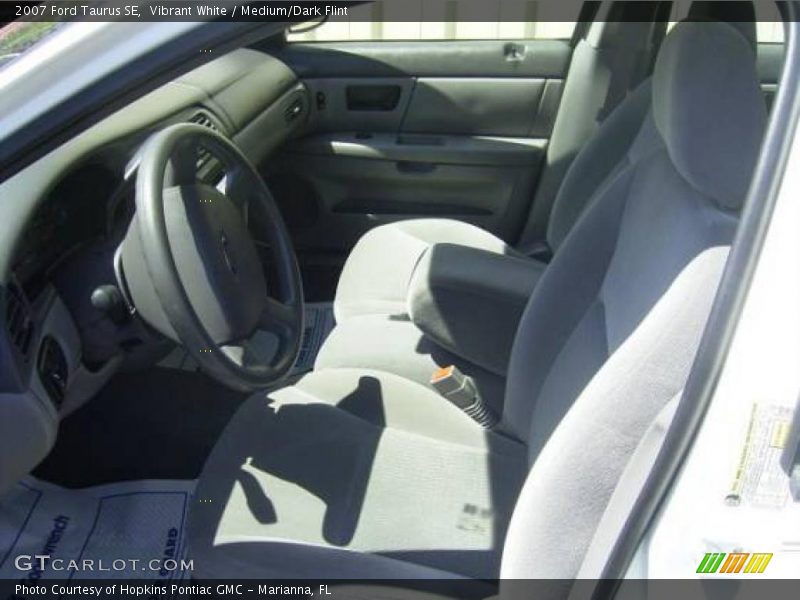 Vibrant White / Medium/Dark Flint 2007 Ford Taurus SE