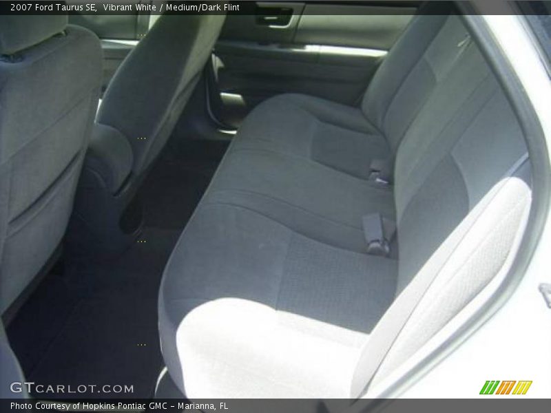 Vibrant White / Medium/Dark Flint 2007 Ford Taurus SE