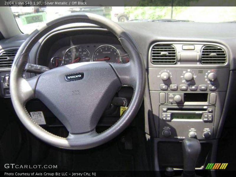 Silver Metallic / Off Black 2004 Volvo S40 1.9T