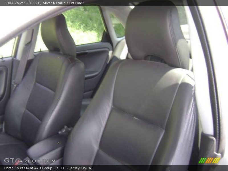 Silver Metallic / Off Black 2004 Volvo S40 1.9T