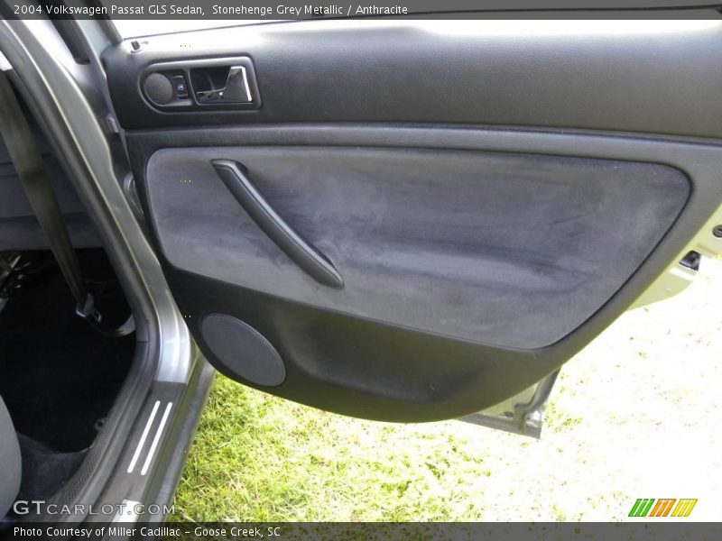 Stonehenge Grey Metallic / Anthracite 2004 Volkswagen Passat GLS Sedan