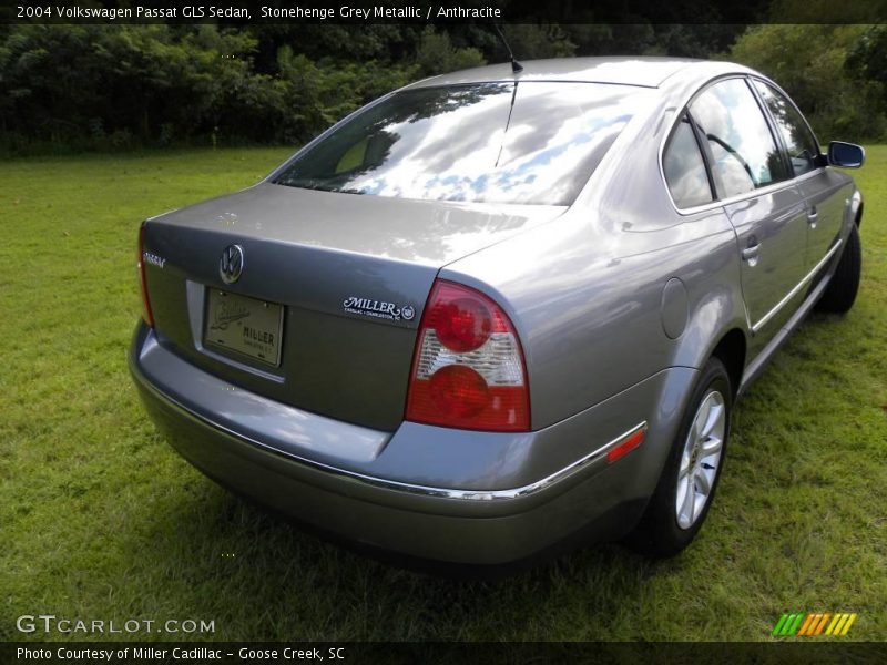 Stonehenge Grey Metallic / Anthracite 2004 Volkswagen Passat GLS Sedan