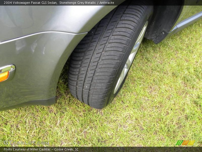 Stonehenge Grey Metallic / Anthracite 2004 Volkswagen Passat GLS Sedan