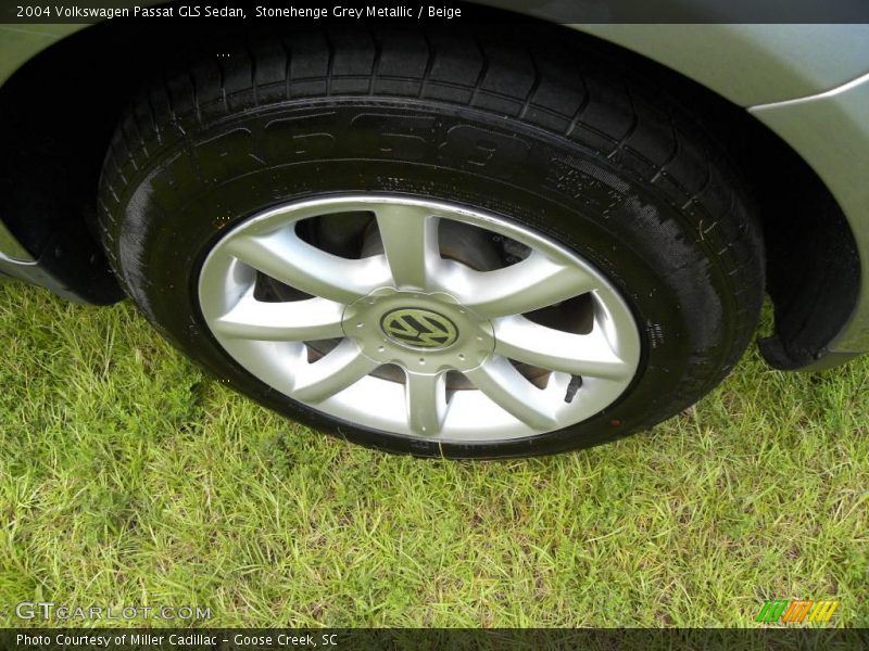 Stonehenge Grey Metallic / Beige 2004 Volkswagen Passat GLS Sedan