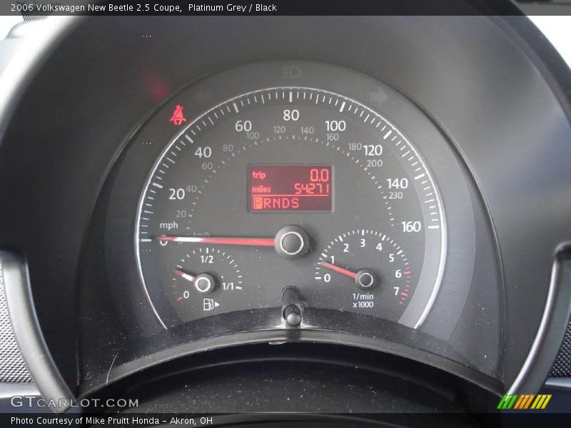 Platinum Grey / Black 2006 Volkswagen New Beetle 2.5 Coupe