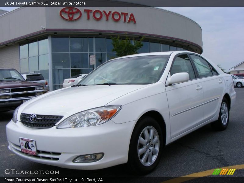 Super White / Stone 2004 Toyota Camry XLE