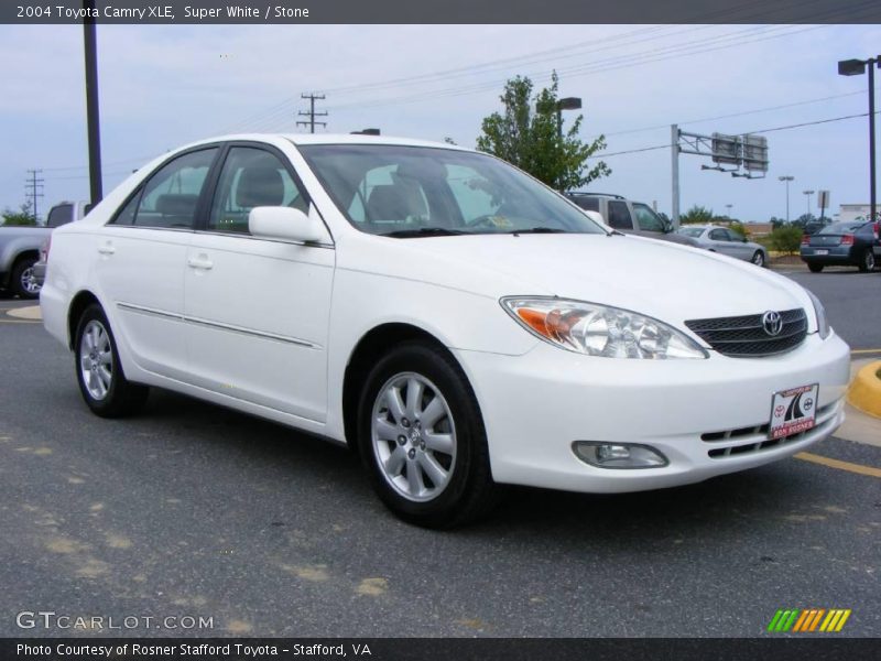 Super White / Stone 2004 Toyota Camry XLE