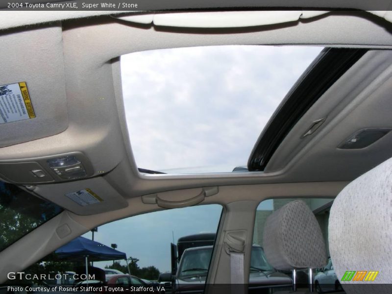 Super White / Stone 2004 Toyota Camry XLE