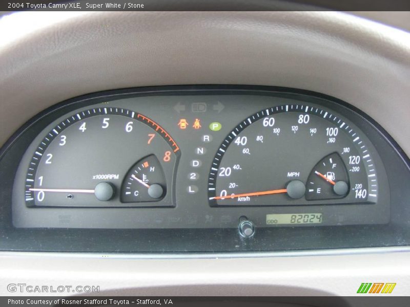 Super White / Stone 2004 Toyota Camry XLE
