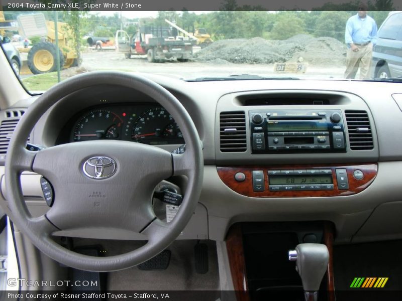Super White / Stone 2004 Toyota Camry XLE
