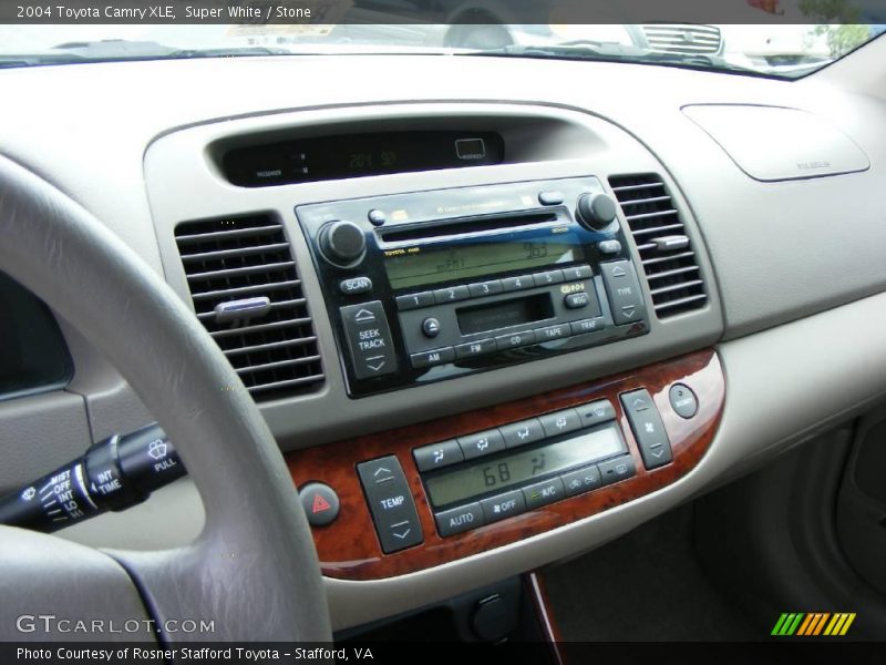 Super White / Stone 2004 Toyota Camry XLE