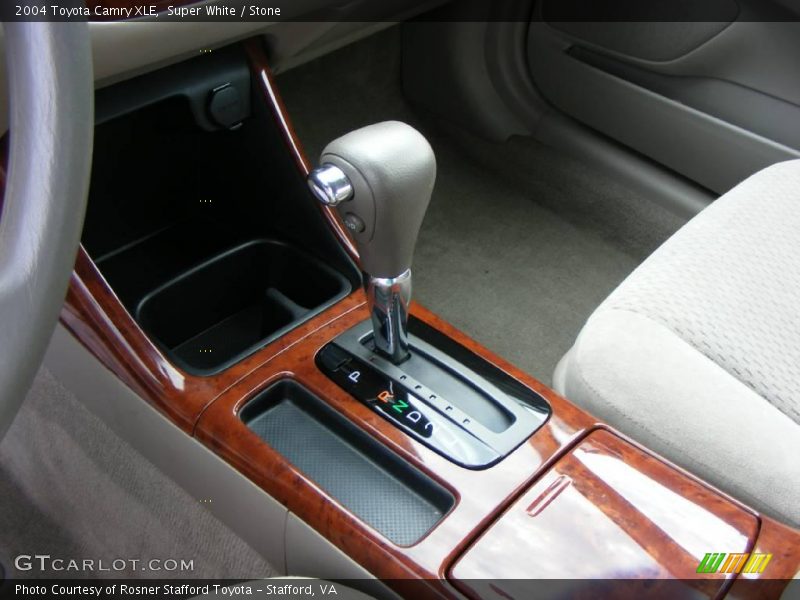 Super White / Stone 2004 Toyota Camry XLE