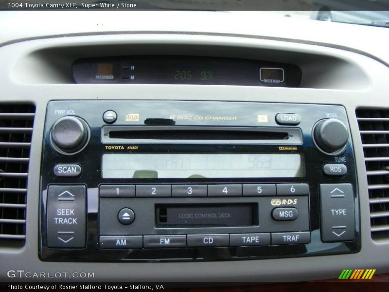 Super White / Stone 2004 Toyota Camry XLE