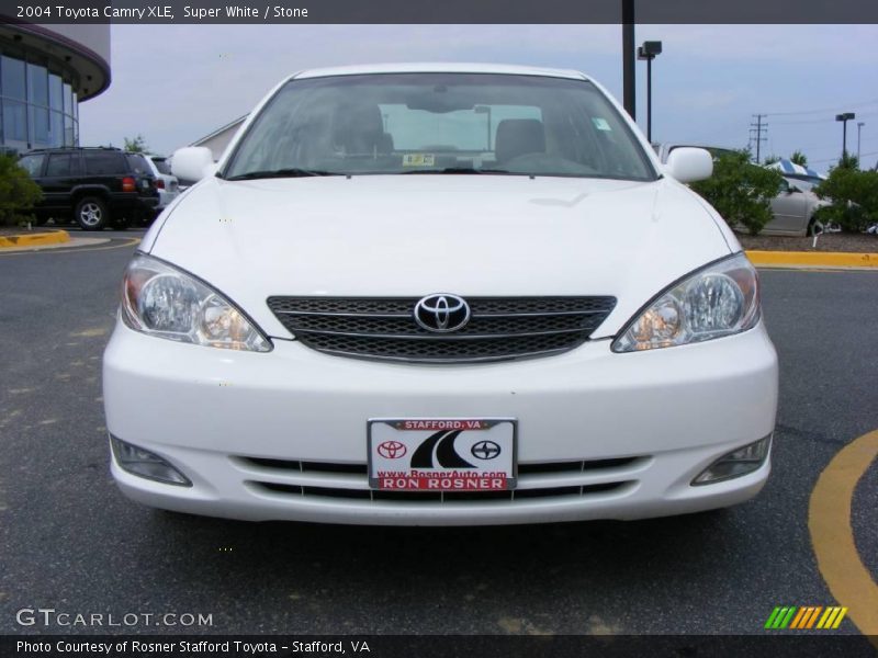 Super White / Stone 2004 Toyota Camry XLE