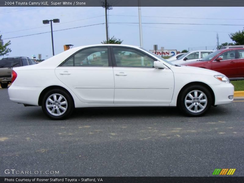 Super White / Stone 2004 Toyota Camry XLE