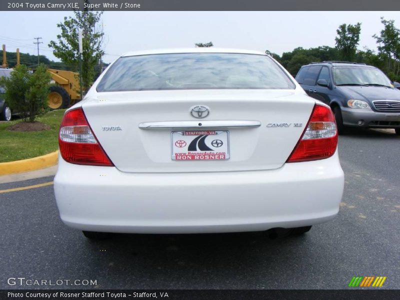 Super White / Stone 2004 Toyota Camry XLE