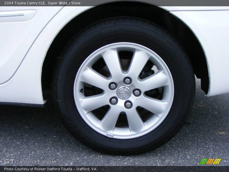 Super White / Stone 2004 Toyota Camry XLE