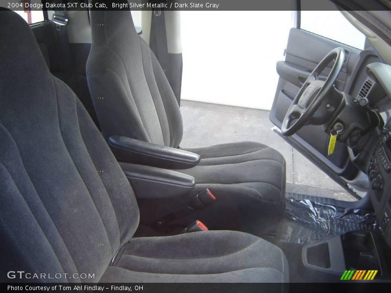 Bright Silver Metallic / Dark Slate Gray 2004 Dodge Dakota SXT Club Cab