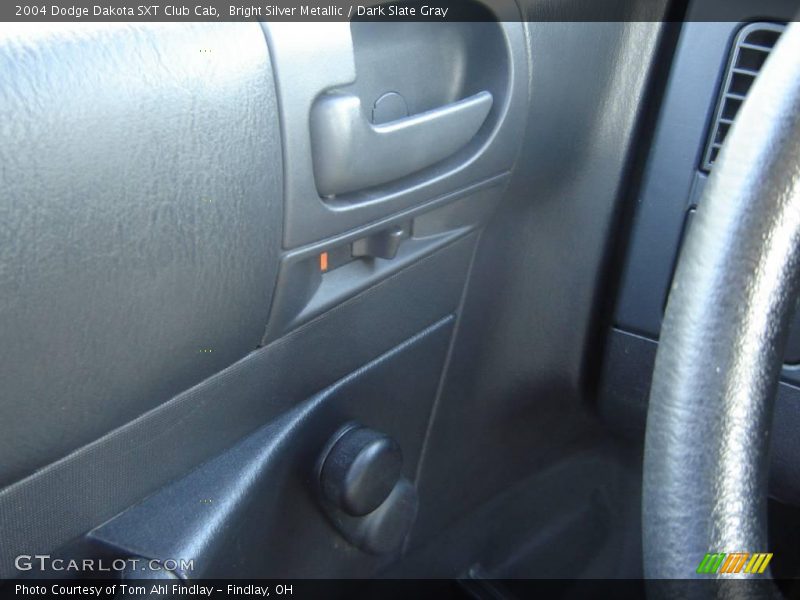 Bright Silver Metallic / Dark Slate Gray 2004 Dodge Dakota SXT Club Cab