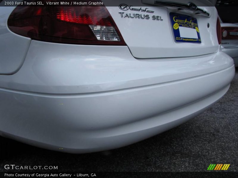 Vibrant White / Medium Graphite 2003 Ford Taurus SEL