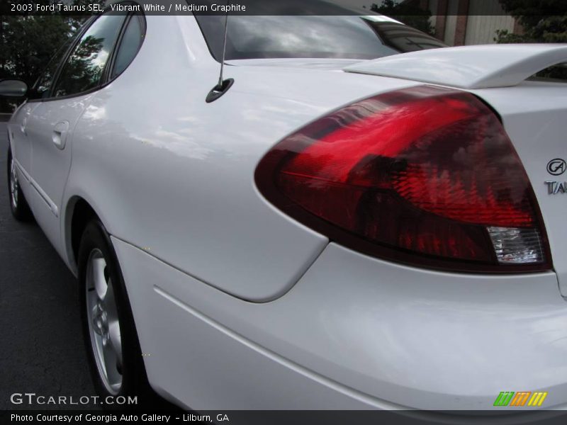 Vibrant White / Medium Graphite 2003 Ford Taurus SEL