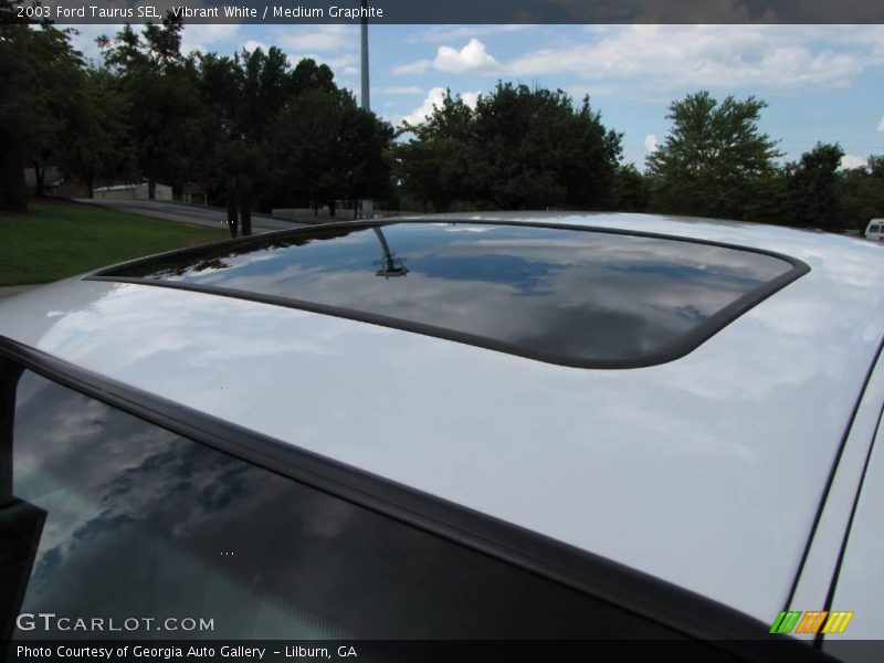 Vibrant White / Medium Graphite 2003 Ford Taurus SEL