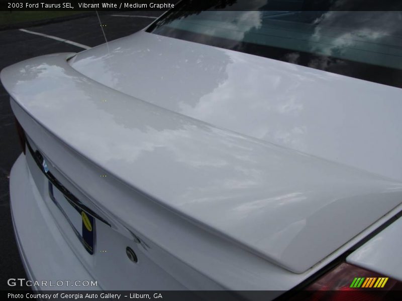 Vibrant White / Medium Graphite 2003 Ford Taurus SEL