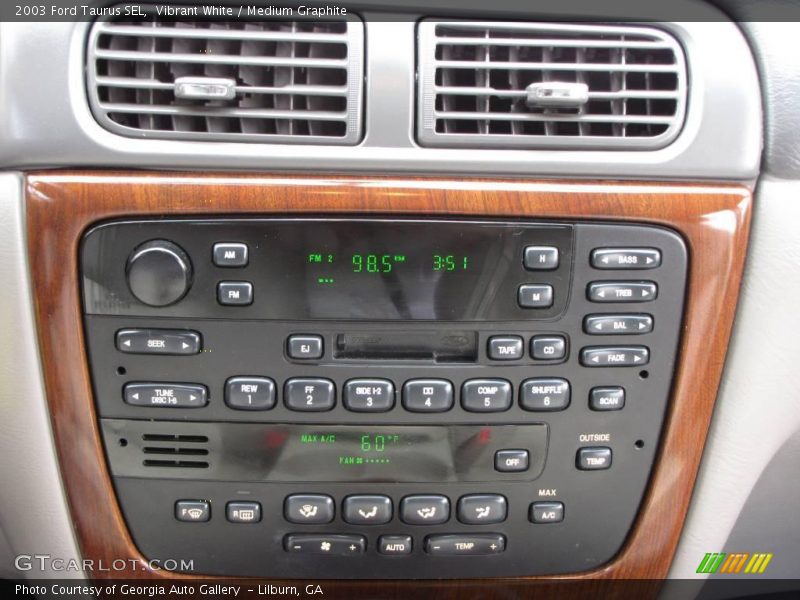 Vibrant White / Medium Graphite 2003 Ford Taurus SEL