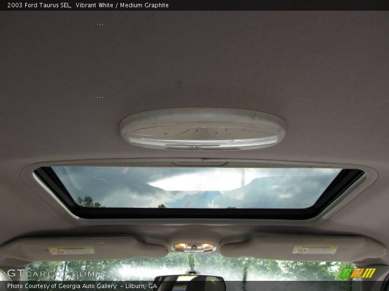 Vibrant White / Medium Graphite 2003 Ford Taurus SEL